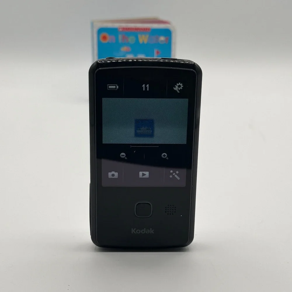 Kodak PlayTouch Zi10 Pocket Video Camera Silver 1080p‎ HD Touchscreen Camcorder